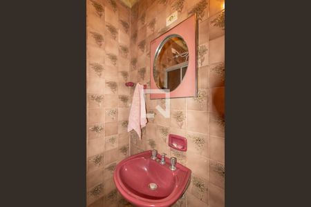 Casa à venda com 400m², 3 quartos e 3 vagas Casa à venda com 400m², 3 quartos e 3 vagasBanheiro 2