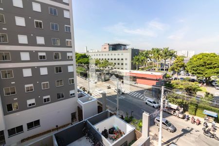 Sala, vista  de apartamento para alugar com 2 quartos, 34m² em Santo Amaro, São Paulo