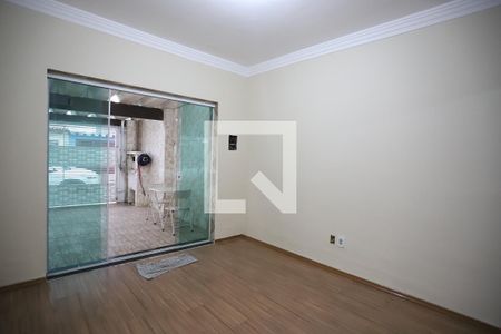 Sala de casa para alugar com 3 quartos, 100m² em Vila Amorim, Suzano