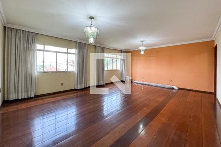 Sala de casa à venda com 4 quartos, 240m² em Vila Anglo Brasileira, São Paulo