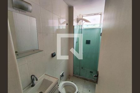 Banheiro de apartamento para alugar com 1 quarto, 40m² em Quintino Bocaiúva, Rio de Janeiro