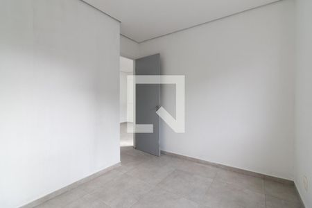 Quarto 2 de apartamento para alugar com 2 quartos, 42m² em Vila Talarico, São Paulo