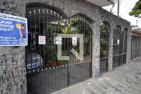 Fachada de casa para alugar com 3 quartos, 200m² em Campininha, São Paulo