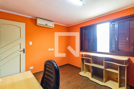 Quarto 1 de casa para alugar com 3 quartos, 250m² em Vila Butantã, São Paulo