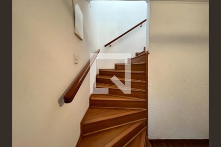 Escada de casa à venda com 5 quartos, 135m² em Parque Jabaquara, São Paulo