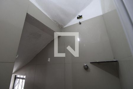 Banheiro de casa para alugar com 1 quarto, 38m² em Vila Marari, São Paulo