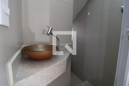 Lavabo de casa para alugar com 1 quarto, 38m² em Vila Marari, São Paulo