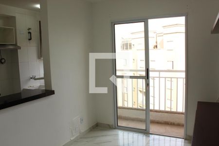 Sala  de apartamento para alugar com 2 quartos, 47m² em Jardim Ísis, Cotia