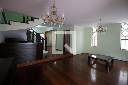 Casa à venda com 332m², 4 quartos e 5 vagasSala