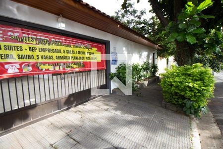 Fachada de casa à venda com 4 quartos, 332m² em Jardim Campo Grande, São Paulo