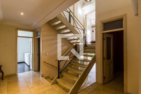 Escada de casa de condomínio à venda com 5 quartos, 750m² em Tamboré, Santana de Parnaíba