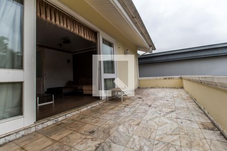 Casa de condomínio à venda com 750m², 5 quartos e 8 vagas Casa de condomínio à venda com 750m², 5 quartos e 8 vagasVaranda