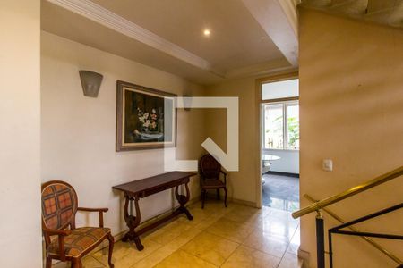 Casa de condomínio à venda com 750m², 5 quartos e 8 vagas Casa de condomínio à venda com 750m², 5 quartos e 8 vagasSala