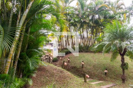 Casa de condomínio à venda com 750m², 5 quartos e 8 vagas Casa de condomínio à venda com 750m², 5 quartos e 8 vagasVista da Rua