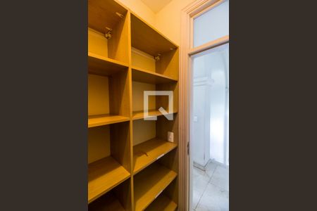 Casa de condomínio à venda com 750m², 5 quartos e 8 vagas Casa de condomínio à venda com 750m², 5 quartos e 8 vagasÁrea comum