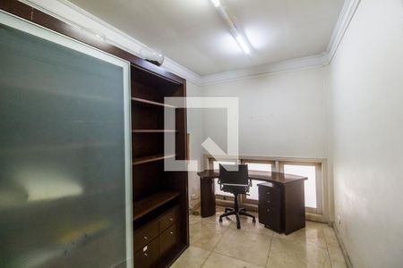 Casa de condomínio à venda com 750m², 5 quartos e 8 vagas Casa de condomínio à venda com 750m², 5 quartos e 8 vagasEscritório