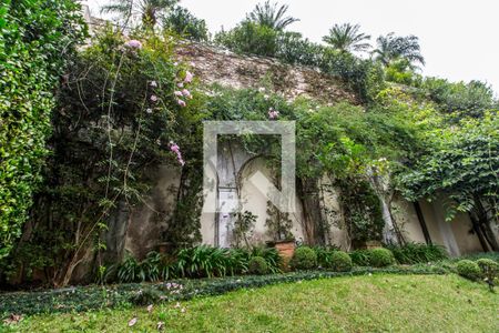 Casa de condomínio à venda com 750m², 5 quartos e 8 vagas Casa de condomínio à venda com 750m², 5 quartos e 8 vagasQuintal