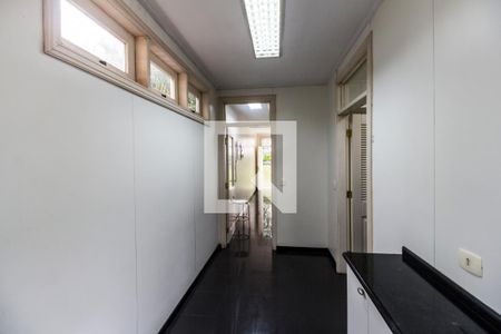 Casa de condomínio à venda com 750m², 5 quartos e 8 vagas Casa de condomínio à venda com 750m², 5 quartos e 8 vagasCozinha