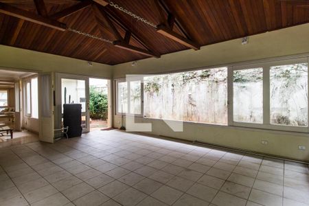 Casa de condomínio à venda com 750m², 5 quartos e 8 vagas Casa de condomínio à venda com 750m², 5 quartos e 8 vagasSalão de Festas