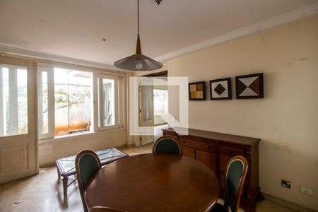 Casa de condomínio à venda com 750m², 5 quartos e 8 vagas Casa de condomínio à venda com 750m², 5 quartos e 8 vagasSala 2