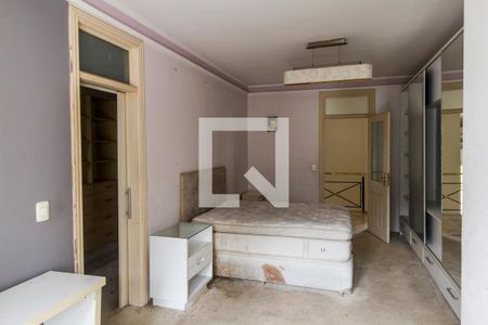 Casa de condomínio à venda com 750m², 5 quartos e 8 vagas Casa de condomínio à venda com 750m², 5 quartos e 8 vagasSuíte 3