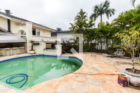 Casa de condomínio à venda com 750m², 5 quartos e 8 vagas Casa de condomínio à venda com 750m², 5 quartos e 8 vagasPiscina