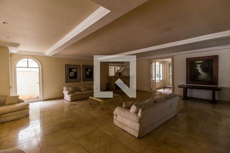 Sala de casa de condomínio à venda com 5 quartos, 750m² em Tamboré, Santana de Parnaíba