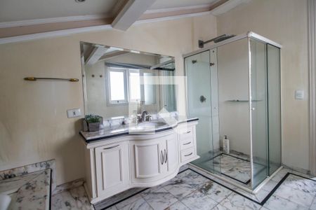 Casa de condomínio à venda com 750m², 5 quartos e 8 vagas Casa de condomínio à venda com 750m², 5 quartos e 8 vagasBanheiro da master 2