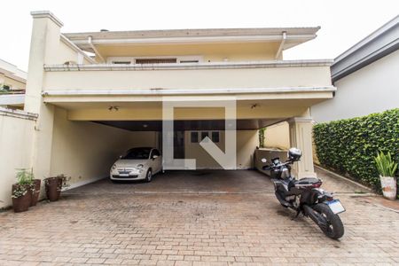 Casa de condomínio à venda com 750m², 5 quartos e 8 vagas Casa de condomínio à venda com 750m², 5 quartos e 8 vagasGaragem