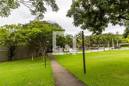 Casa de condomínio à venda com 750m², 5 quartos e 8 vagas Casa de condomínio à venda com 750m², 5 quartos e 8 vagasVista da Rua