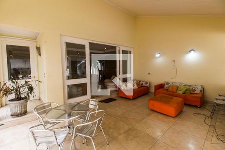 Casa de condomínio à venda com 750m², 5 quartos e 8 vagas Casa de condomínio à venda com 750m², 5 quartos e 8 vagasVaranda