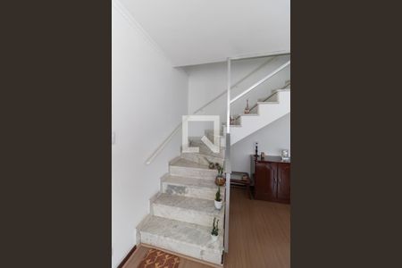 Escada de casa à venda com 2 quartos, 120m² em Vila Moinho Velho, São Paulo