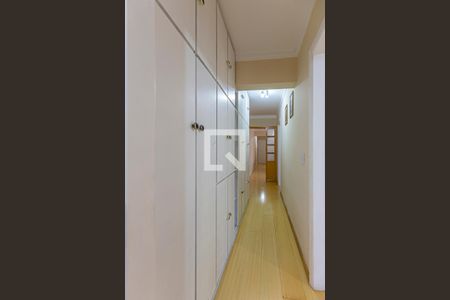 Corredor de apartamento para alugar com 2 quartos, 76m² em Vila Bastos, Santo André