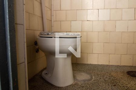 Casa à venda com 200m², 4 quartos e sem vaga Casa à venda com 200m², 4 quartos e sem vagaBanheiro de serviço