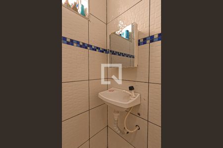 Casa à venda com 149m², 3 quartos e 2 vagas Casa à venda com 149m², 3 quartos e 2 vagasBanheiro