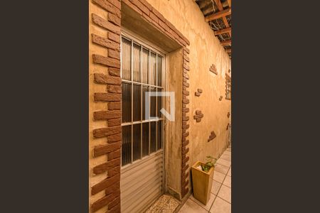 Casa à venda com 149m², 3 quartos e 2 vagas Casa à venda com 149m², 3 quartos e 2 vagasEntrada