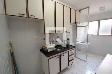 Cozinha de apartamento para alugar com 2 quartos, 50m² em Cidade Centenário, São Paulo