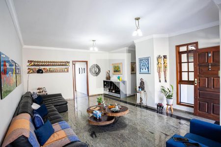 Sala 1  de casa à venda com 3 quartos, 320m² em Ouro Preto, Belo Horizonte