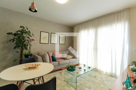 Sala de casa de condomínio à venda com 4 quartos, 200m² em Vila Invernada, São Paulo