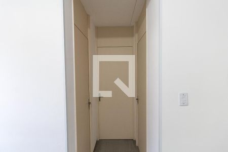 Corredor de apartamento para alugar com 2 quartos, 50m² em Parque Cisper, São Paulo