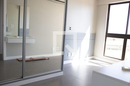 Quarto com suíte de apartamento para alugar com 2 quartos, 66m² em Guará Ii, Brasília