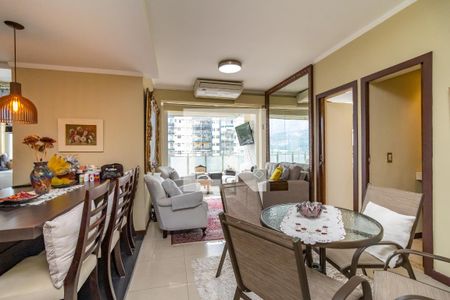 Sala de apartamento para alugar com 1 quarto, 80m² em Barra da Tijuca, Rio de Janeiro