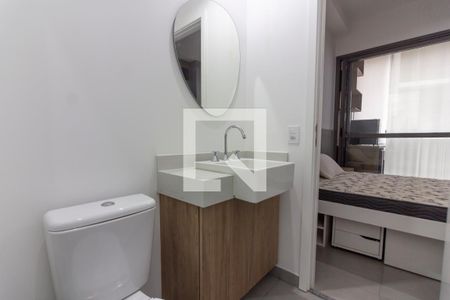 Banheiro de kitnet/studio para alugar com 1 quarto, 40m² em Sumarezinho, São Paulo