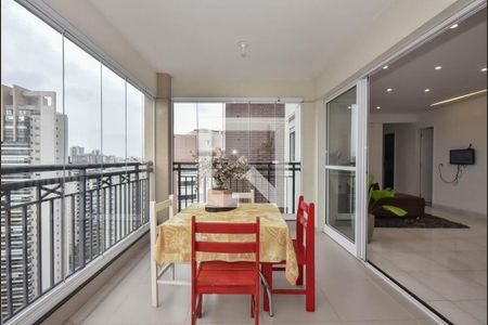 Apartamento para alugar com 103m², 2 quartos e 3 vagas Apartamento para alugar com 103m², 2 quartos e 3 vagasVaranda