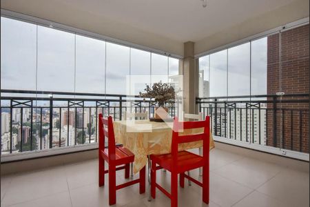 Apartamento para alugar com 103m², 2 quartos e 3 vagas Apartamento para alugar com 103m², 2 quartos e 3 vagasVaranda