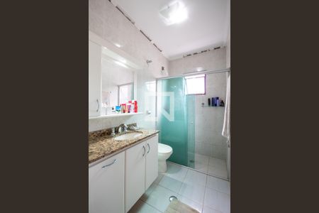 Casa à venda com 149m², 3 quartos e 4 vagas Casa à venda com 149m², 3 quartos e 4 vagasBanheiro da Suíte