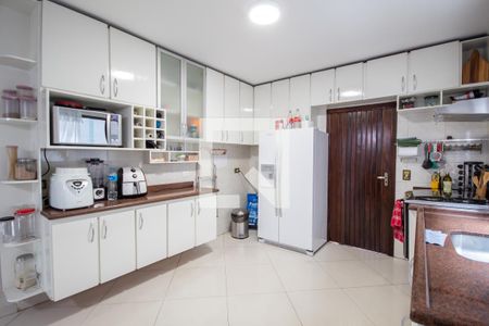 Casa à venda com 149m², 3 quartos e 4 vagas Casa à venda com 149m², 3 quartos e 4 vagasCopa e cozinha