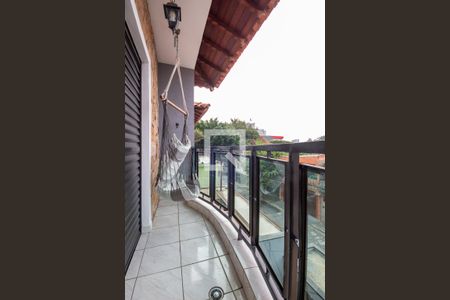 Sacada de casa à venda com 3 quartos, 149m² em Umuarama, Osasco