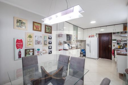 Casa à venda com 149m², 3 quartos e 4 vagas Casa à venda com 149m², 3 quartos e 4 vagasCopa e cozinha