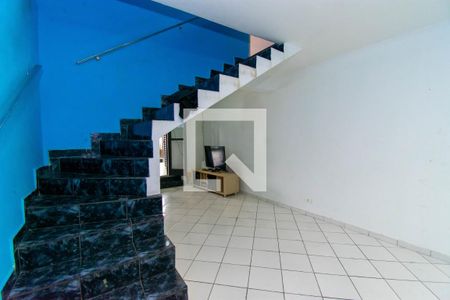 Escada de casa para alugar com 2 quartos, 155m² em Vila Formosa, São Paulo